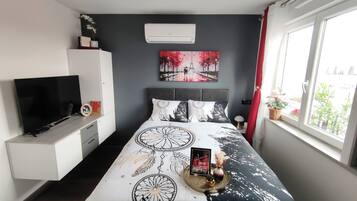 1 bedroom, iron/ironing board, WiFi, bed sheets