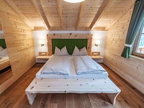 3 bedrooms, travel crib, free WiFi - Nice apartment in villa for 6 people with WIFI, TV, terrace and pets allowed (Heiligenblut Am Großglockner)