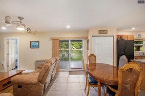 Dining - Quiet oasis steps from the water with access to Canadian Lakes amenities! (Mecosta)
