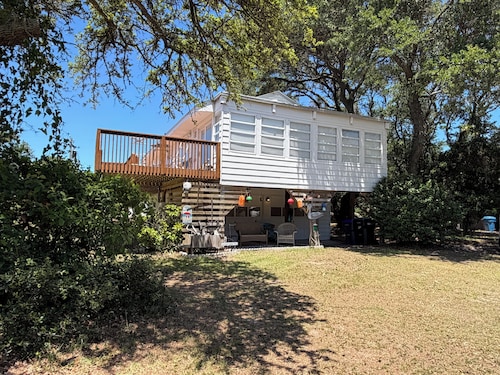 A coastal getaway in a private neighborhood in quaint Duck, NC