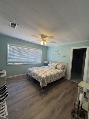 3 bedrooms, travel crib, WiFi, bed sheets