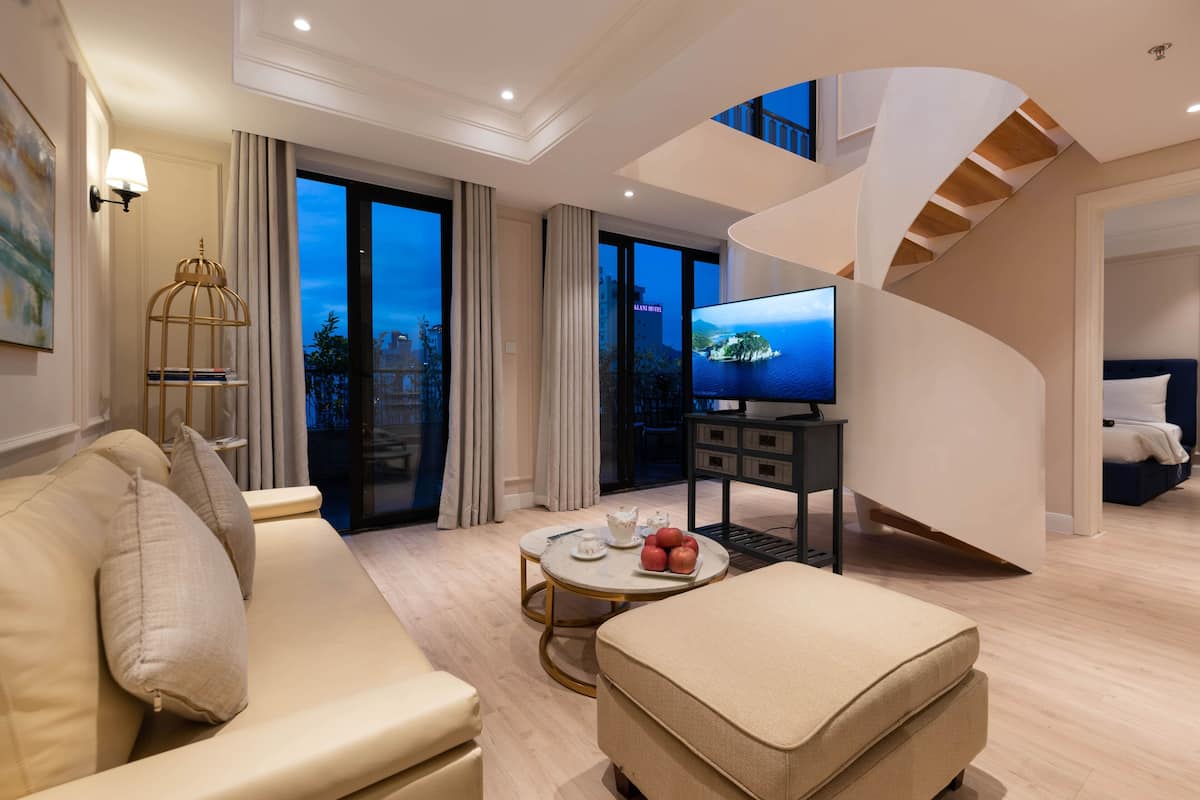 Signature Penthouse, 2 Bedrooms, Balcony, Partial Sea View | Living area | 43-inch Smart TV with digital channels