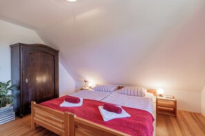 1 bedroom, free WiFi, bed sheets