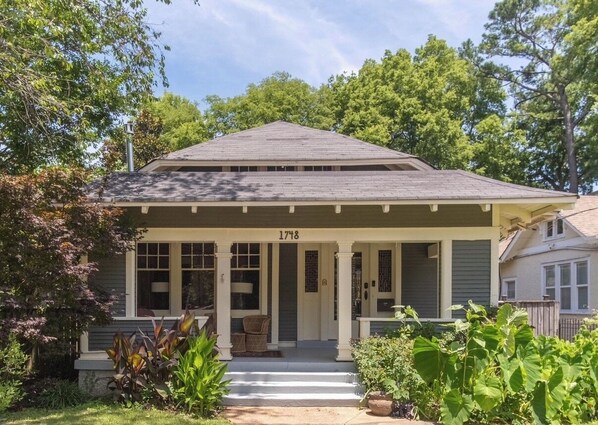 Exterior - Midtown Central Gardens Bungalow (Memphis)