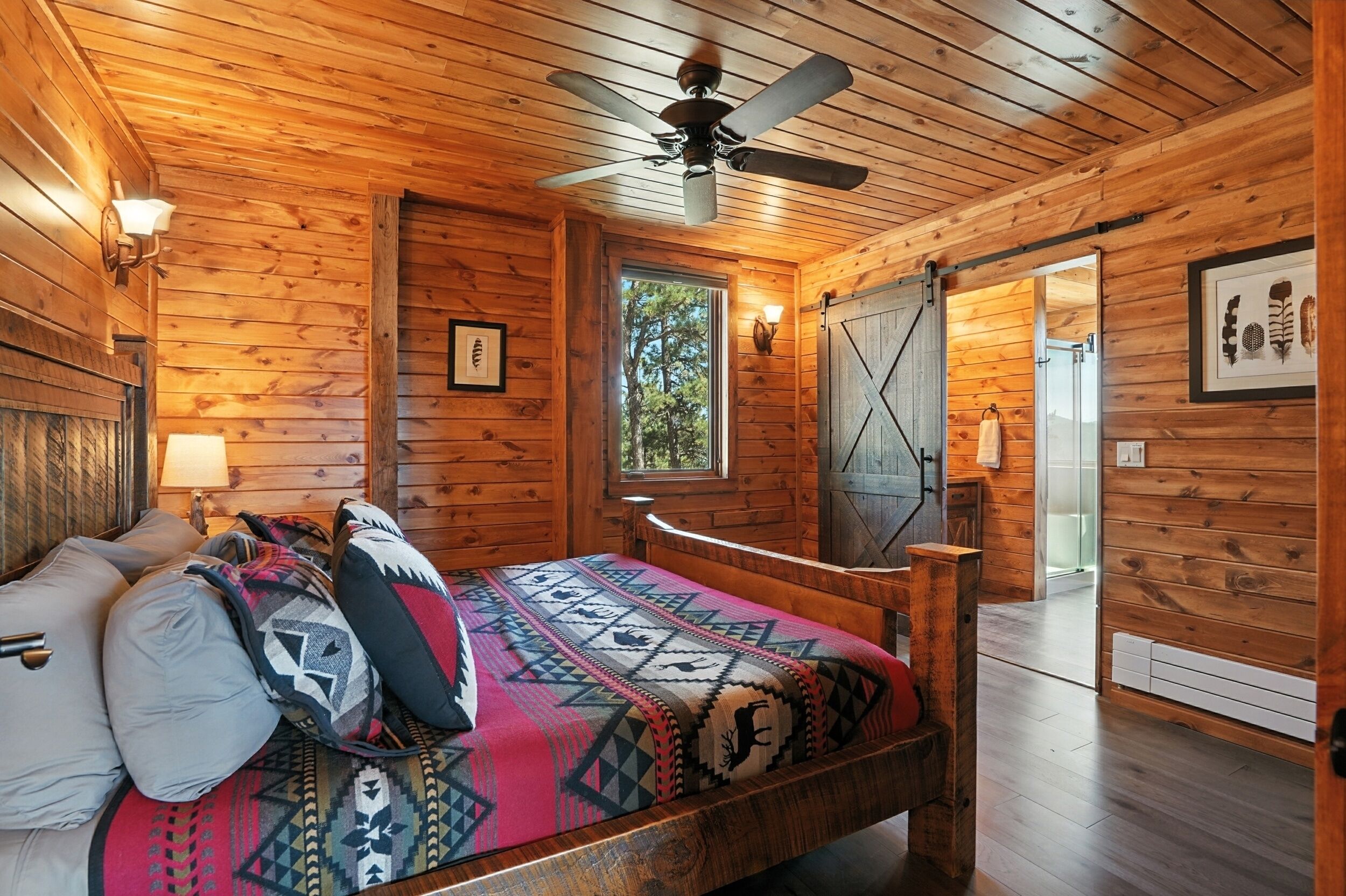 2 bedrooms, iron/ironing board, internet, bed sheets
