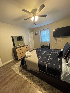 2 bedrooms, soundproofing, iron/ironing board, free WiFi - Relax Inn Ultimate home  (Virginia Beach)
