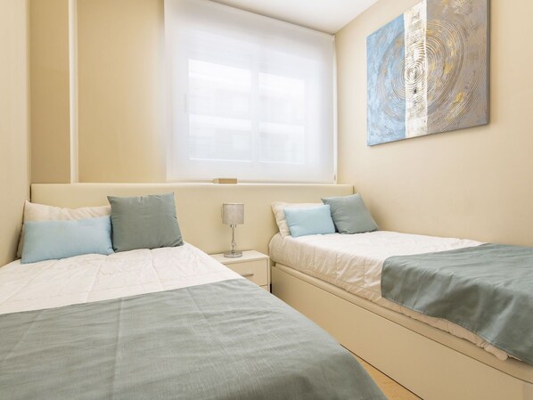 2 bedrooms, iron/ironing board, free WiFi - Beautiful apartment for 4 guests with WIFI, A/C, pool, TV, terrace and pets allowed (Cabanes)