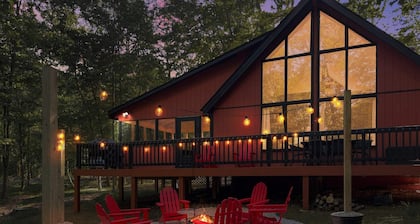 Chalet Cabin w Hot Tub, WiFi, Firepit, Grill, Deck