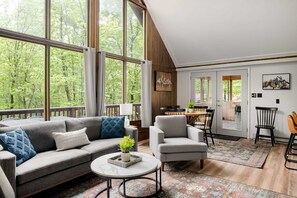 Fernseher, Kamin, Stereoanlage, Arbeitsbereiche