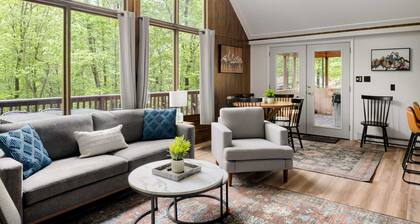 Renovated cabin w/hot tub & fire pit