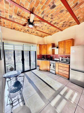 Fridge, stovetop, coffee/tea maker, cookware/dishes/utensils - Spacious Studio Suite with Outdoor Salt Water Pool (Ajijic)