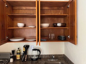 Herdplatte, Wasserkocher mit Kaffee-/Teezubehör