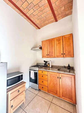 爐具、咖啡機/沖茶器、廚房用具/餐具/器皿