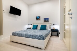 2 habitaciones, escritorio, tabla de planchar con plancha y wifi 