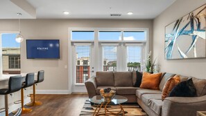 Smart-TV, peis og kontorer