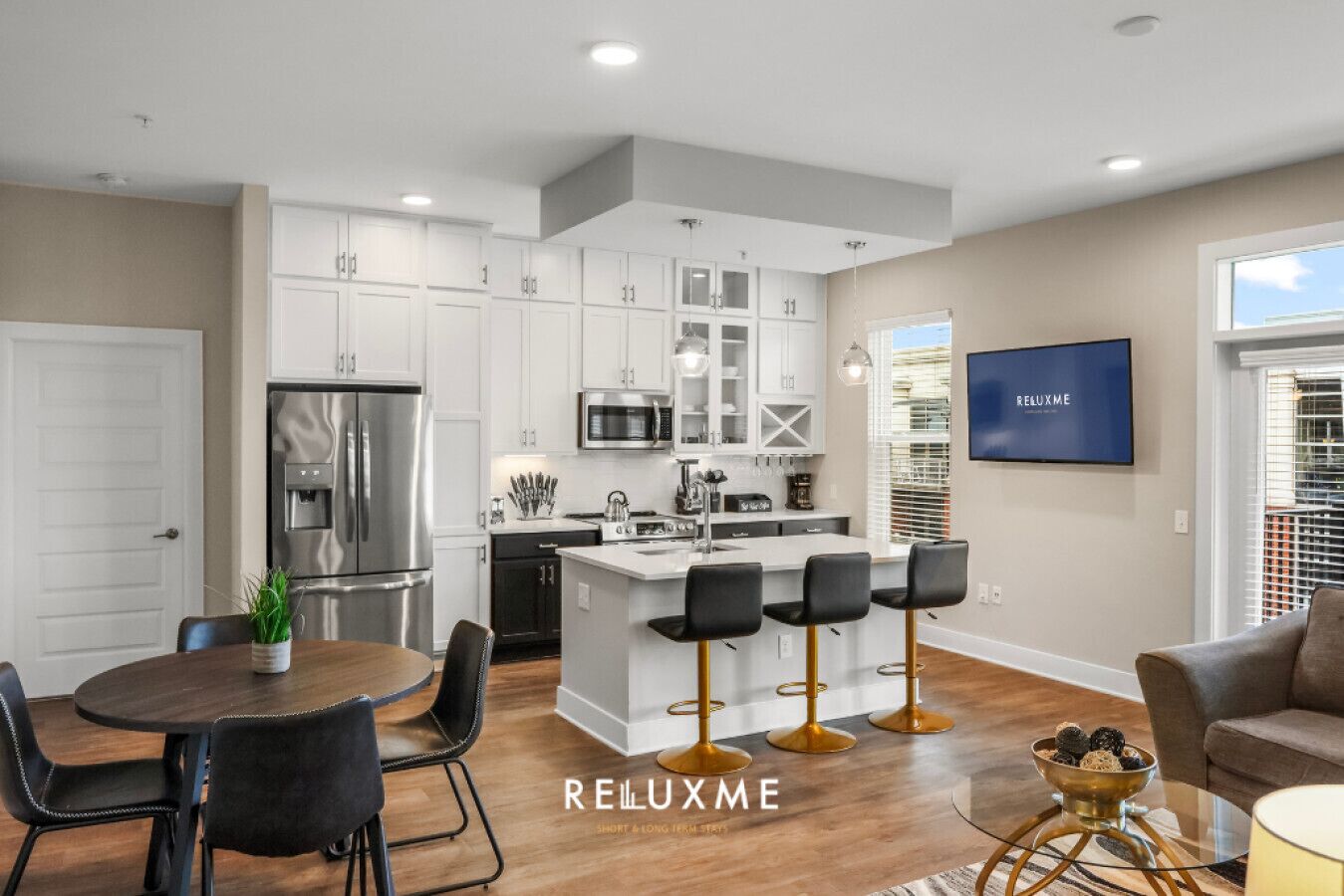 Reluxme | City Center 3BR w/ King Beds, Spa, Pool