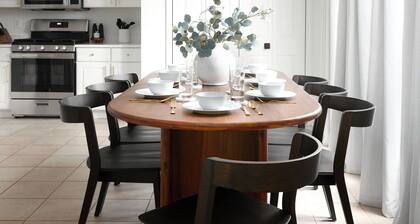 Family & Pet Friendly Modern Townhouse