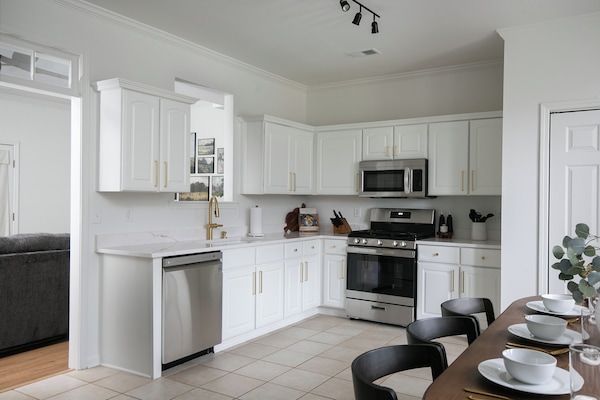 Microonde, forno, piano cottura, lavastoviglie