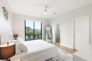 2 habitaciones, tabla de planchar con plancha, wifi y ropa de cama