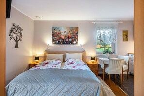1 chambre, fer et planche à repasser, Wi-Fi gratuit, draps fournis