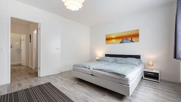 2 bedrooms, iron/ironing board, free WiFi, bed sheets