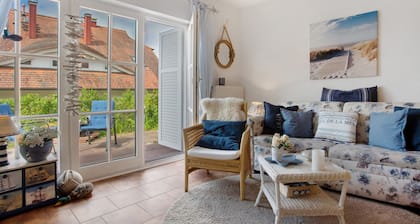 Apartment 'Fewo Yachthafenblick Nr 5' with Sea View, Private Terrace and Wi-Fi