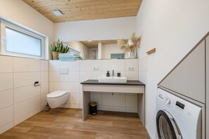 Bruser, hårtørrer, håndklæder
