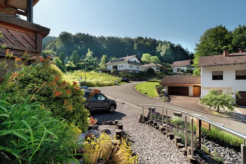 Apartment 'Grimm' mit gemeinsamer Terrasse und WLAN