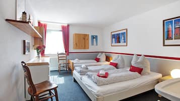4 bedrooms, free WiFi, bed sheets