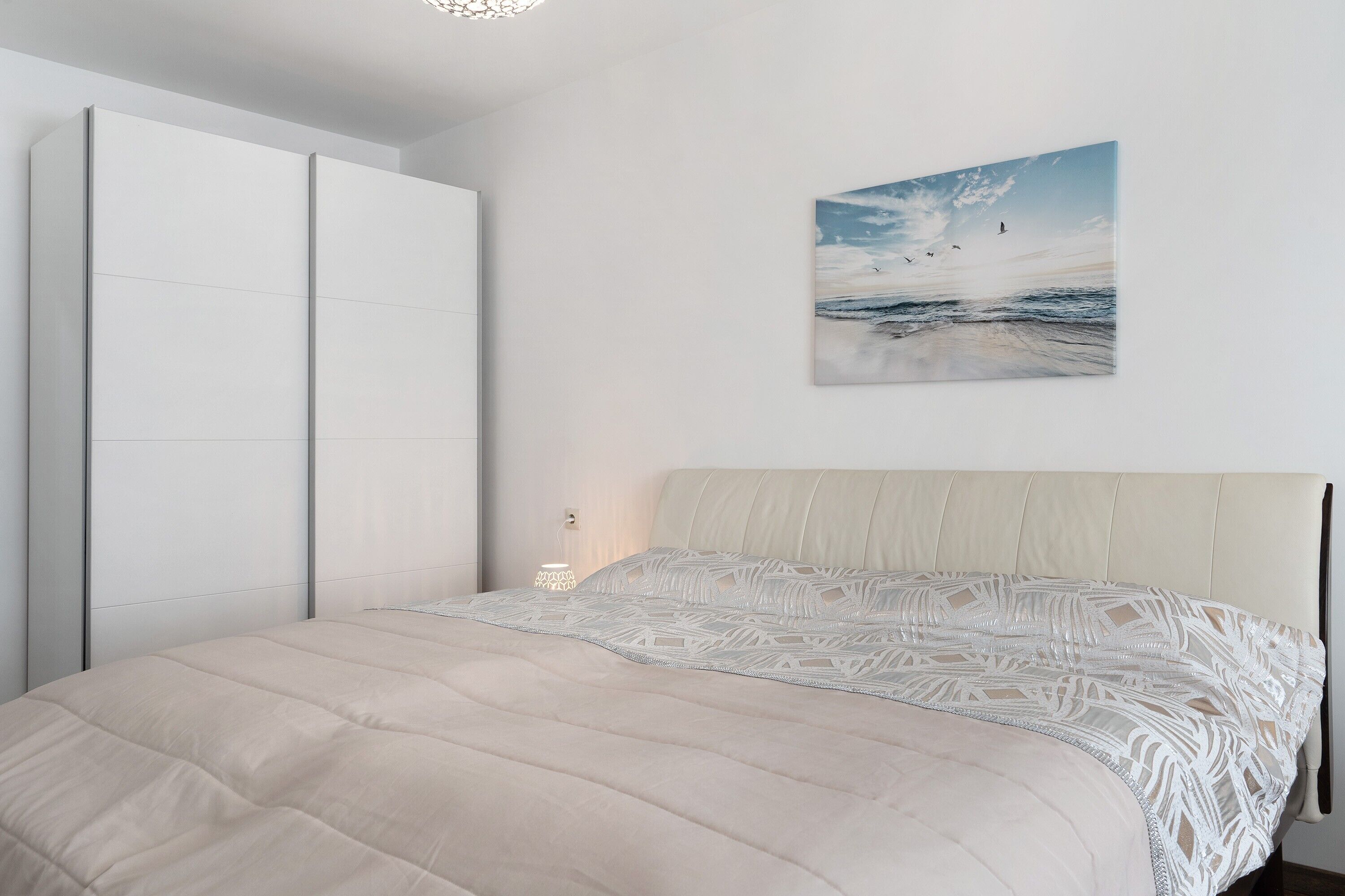 2 bedrooms, desk, iron/ironing board, free WiFi