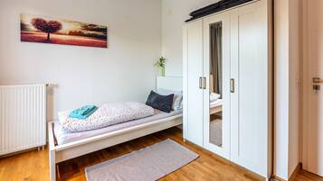 2 Schlafzimmer, Bügeleisen/Bügelbrett, kostenloses WLAN, Bettwäsche