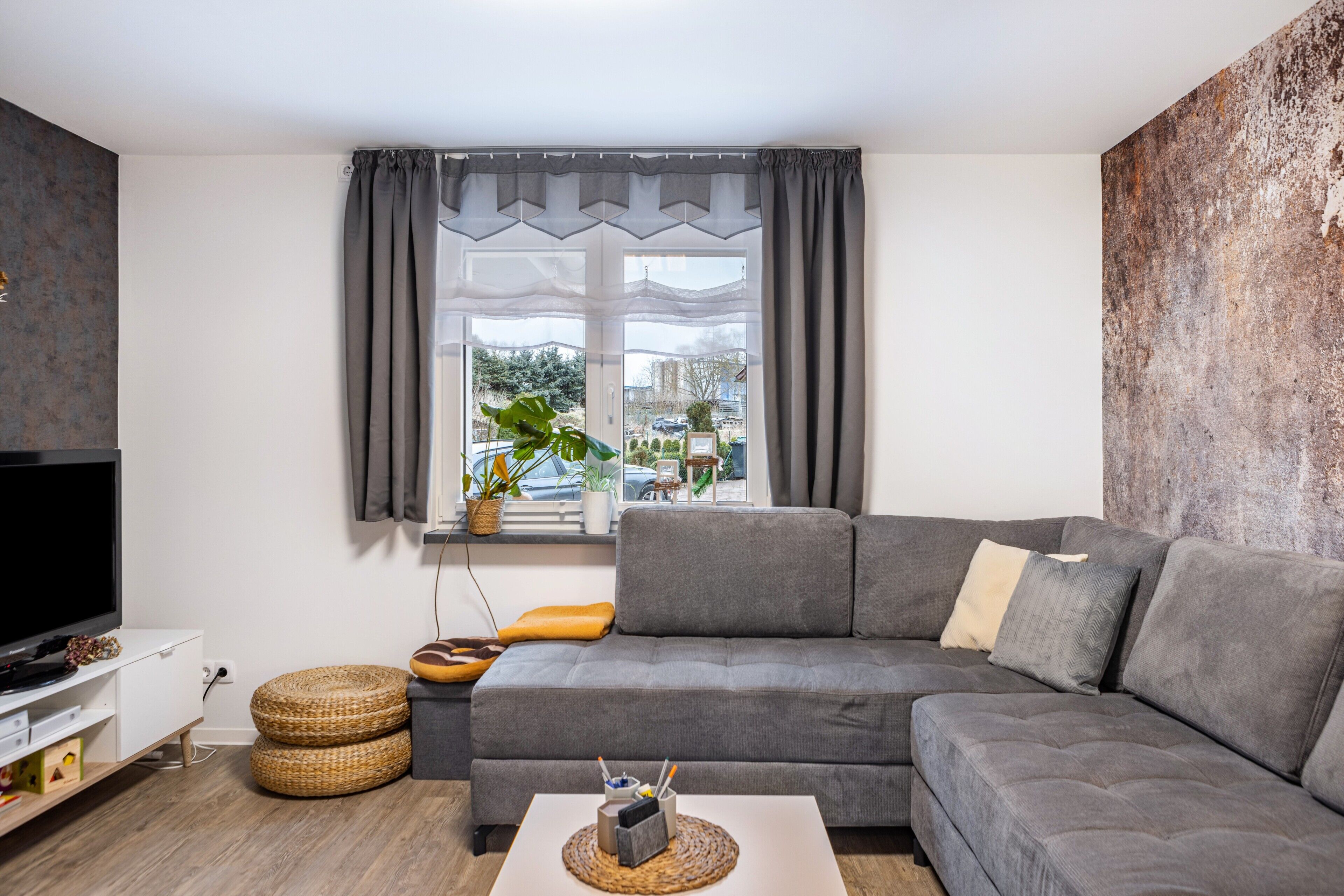 Televisión, reproductor de DVD, estéreo