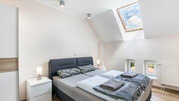 1 habitación, tabla de planchar con plancha, wifi gratis y ropa de cama