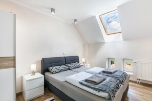 1 dormitorio, tabla de planchar con plancha, wifi gratis y ropa de cama