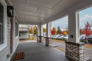 Exterior detail - 4BR Home | Private Parking near Downtown Knoxville (Knoxville)