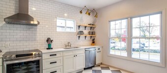 4BR Home | Private Parking near Downtown Knoxville
