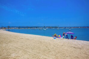 Beach nearby - Steps to Bay * 2 Outdoor Areas * 2 Levels * AC (San Diego)