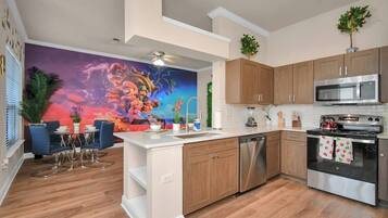 冰箱、微波炉、烤箱、炉灶