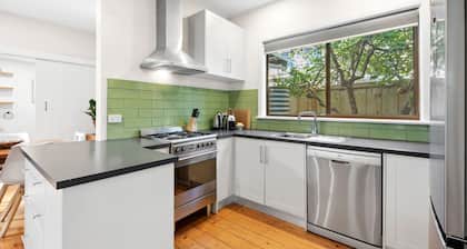 Park Cottage Barwon Heads With Fire, Pet friendly