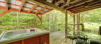 Hot Tub Haven! Blue Ridge Mountain Gem on 92 Acres