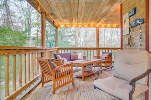 Property grounds - Beach and Lake Access: Family Getaway in Mashpee (Mashpee)