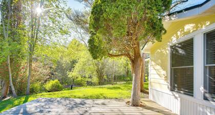 Cozy Frankfort Apartment Near Beaches & Downtown!