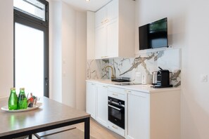 Oven, stovetop, dishwasher, coffee/tea maker - Cosy and Charming flat - 15ème - convention (Paris)