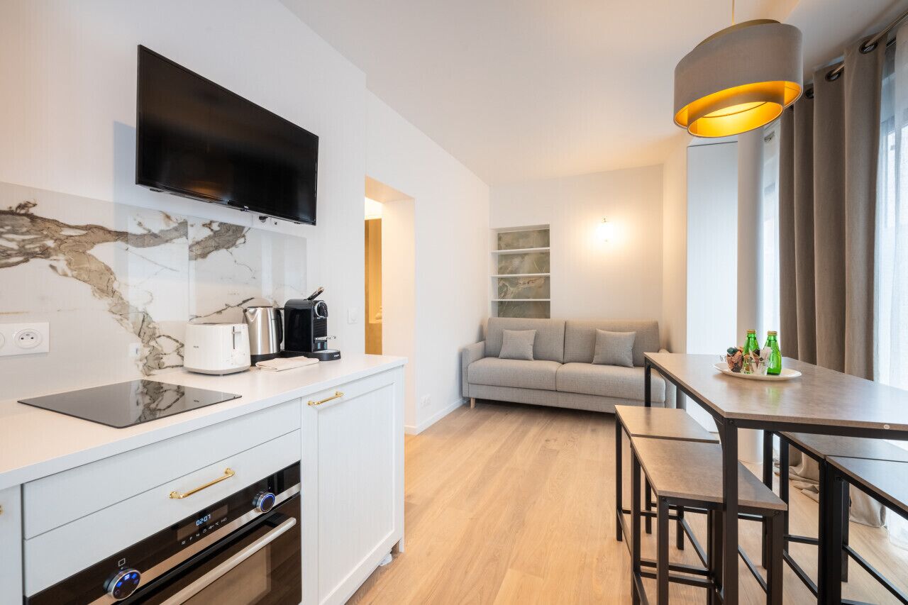 Oven, stovetop, dishwasher, coffee/tea maker