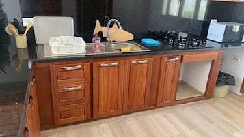 Microondas, horno y parrilla de estufa