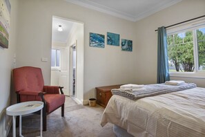 3 bedrooms, desk, iron/ironing board, travel crib