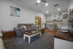 Televisión, oficina