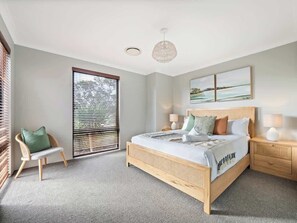 4 dormitorios, tabla de planchar con plancha, wifi y ropa de cama