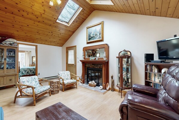 TV, DVD player, books - Quaint home across from bike paths with large furnished deck, grill, & W/D (West Tisbury)