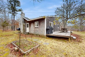 Outdoor dining - Quaint home across from bike paths with large furnished deck, grill, & W/D (West Tisbury)